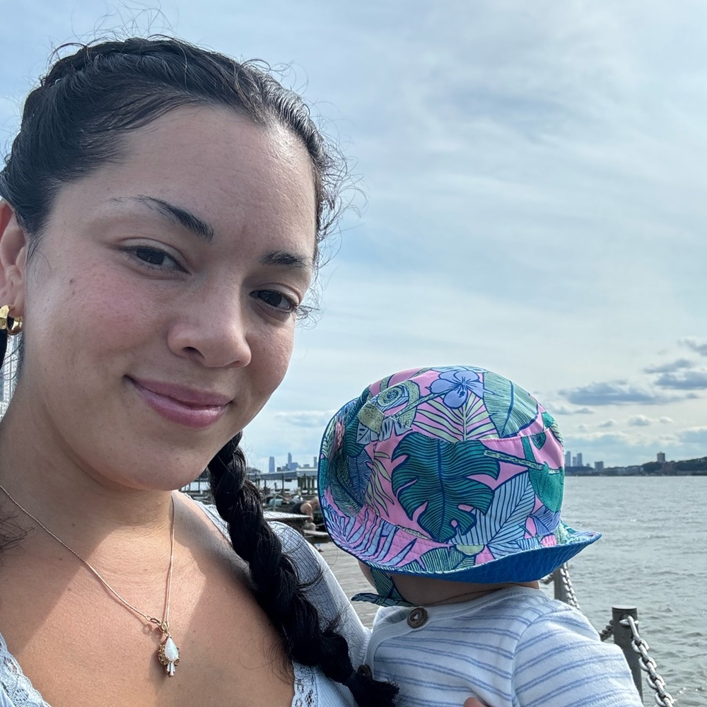 Meet your Posher, Gabriela
